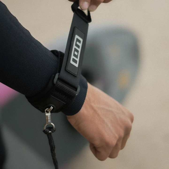 Leash Ion wing core wrist